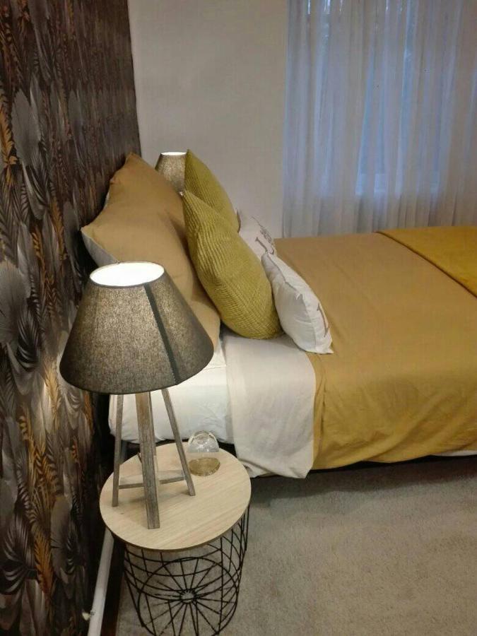 L'Esquilon Chambre D'Hote Bed and Breakfast Thiat Exteriör bild