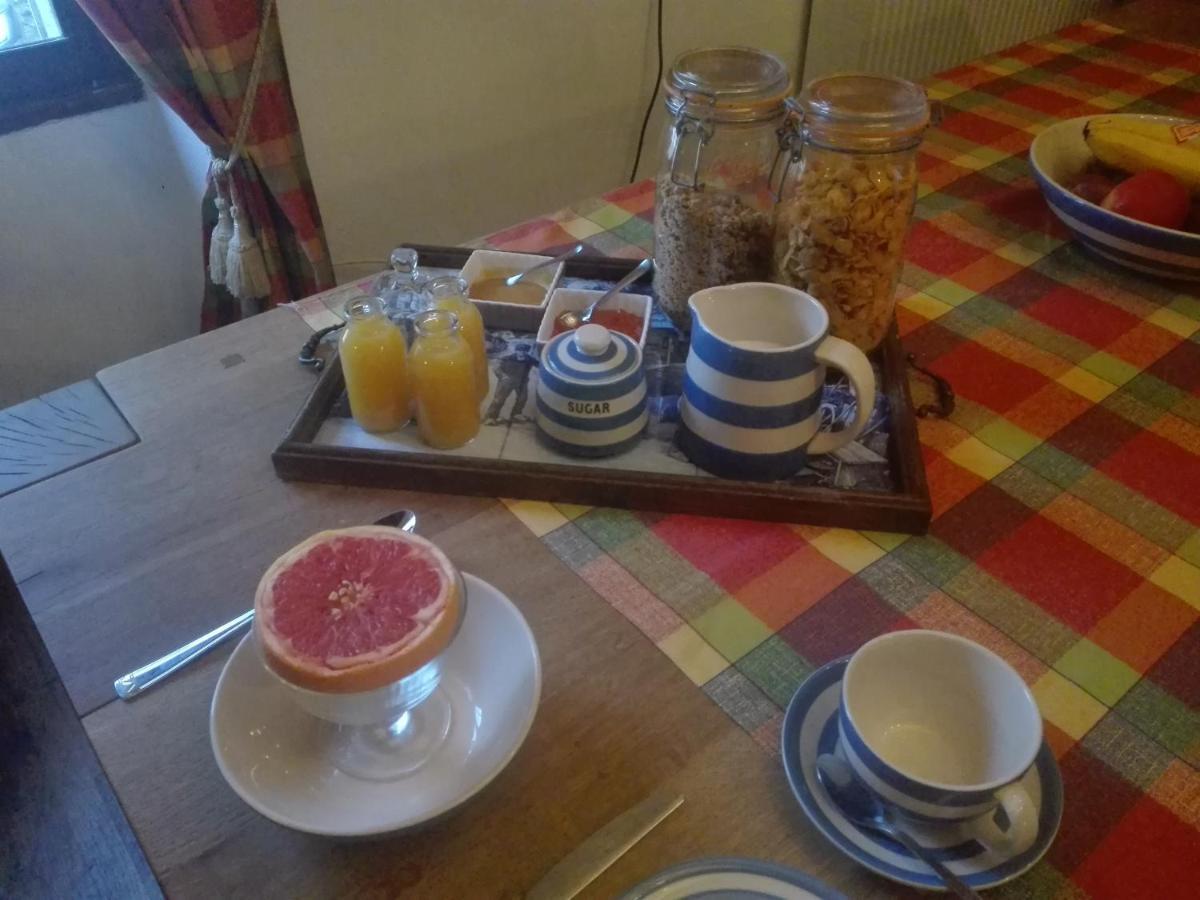 L'Esquilon Chambre D'Hote Bed and Breakfast Thiat Exteriör bild