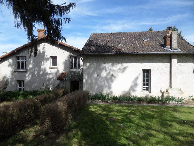 L'Esquilon Chambre D'Hote Bed and Breakfast Thiat Exteriör bild